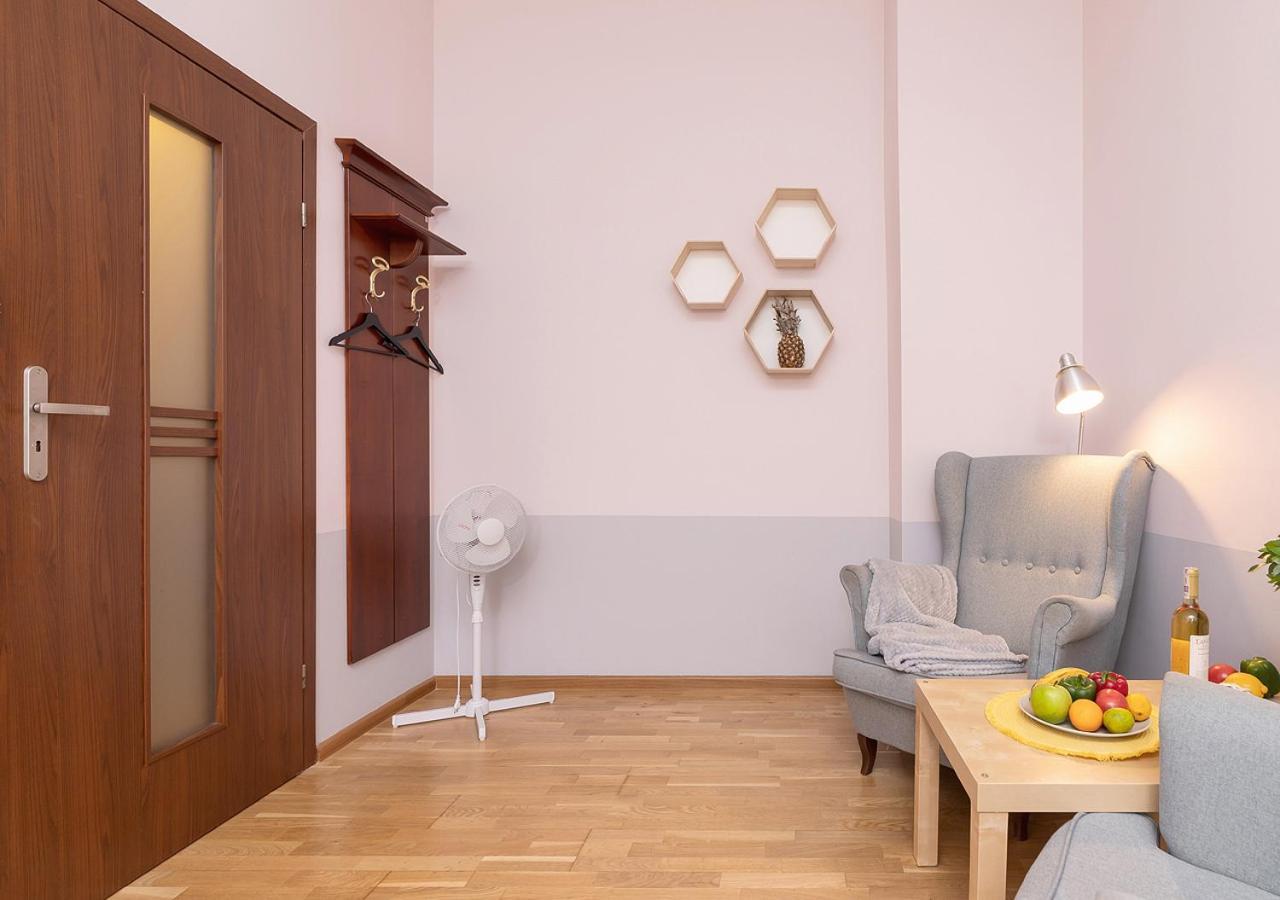 Around Market Square Apartments Краков Номер фото