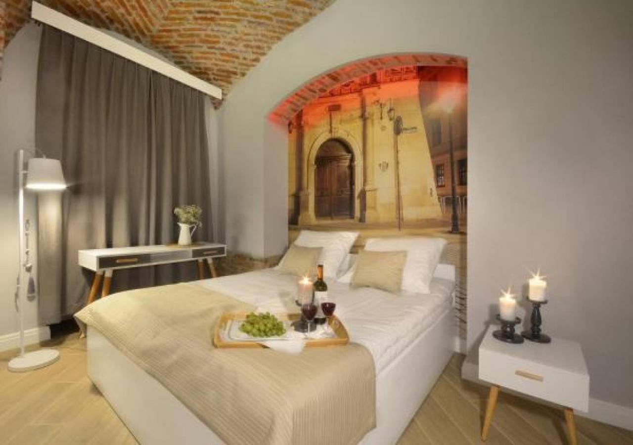 Around Market Square Apartments Краков Номер фото