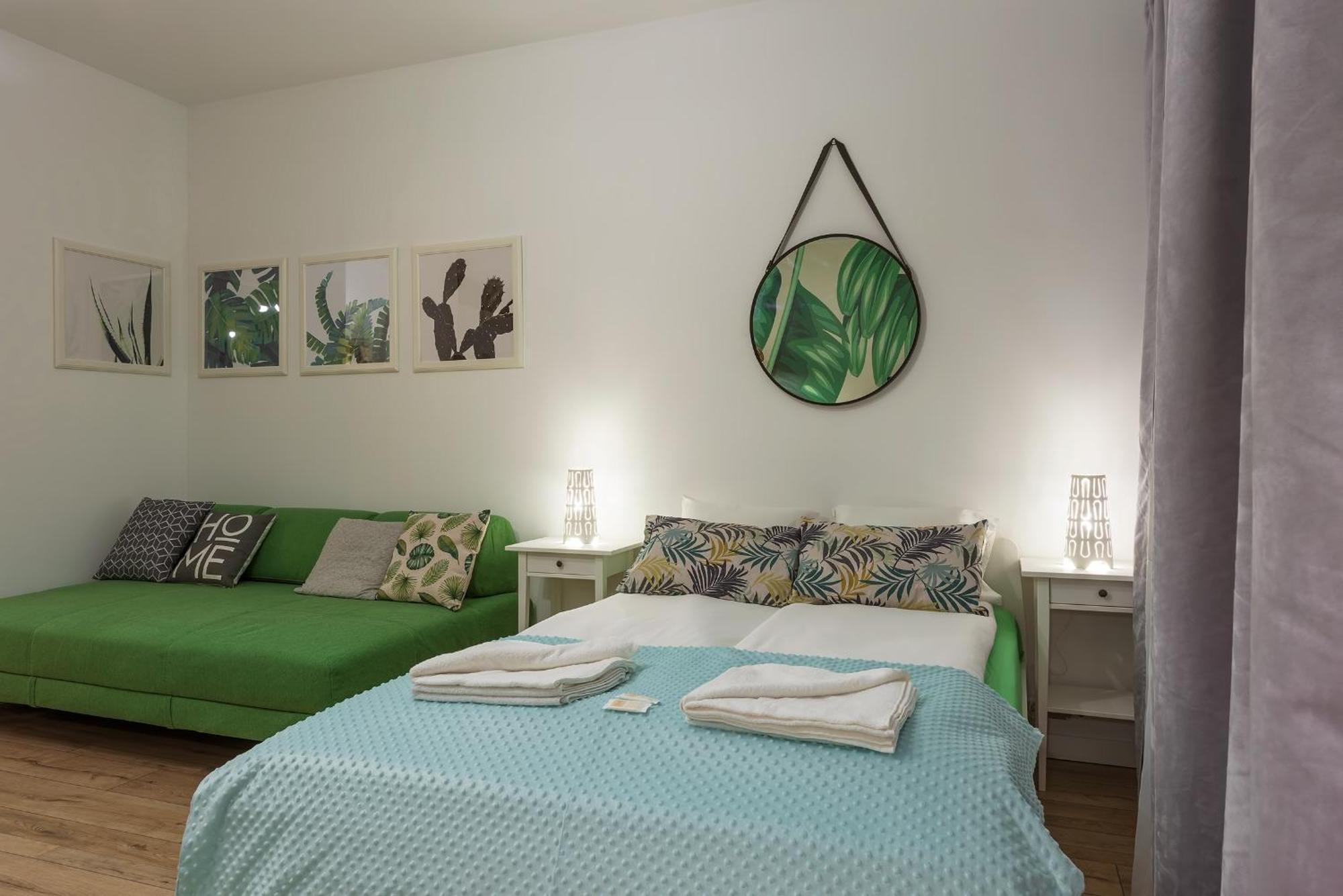 Around Market Square Apartments Краков Экстерьер фото