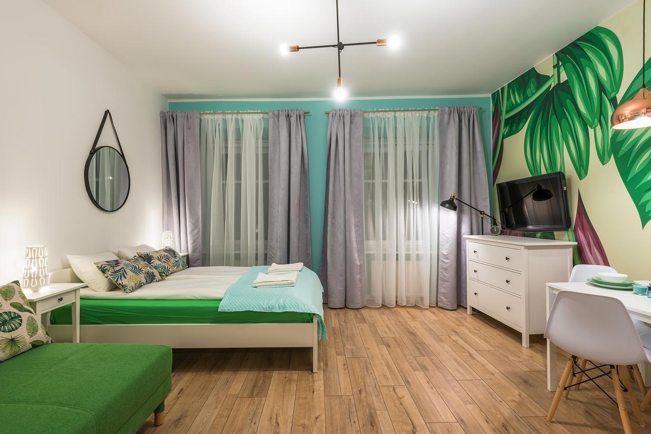 Around Market Square Apartments Краков Экстерьер фото