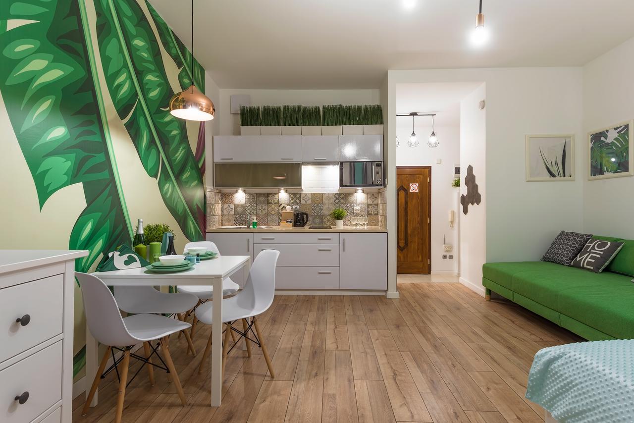 Around Market Square Apartments Краков Экстерьер фото