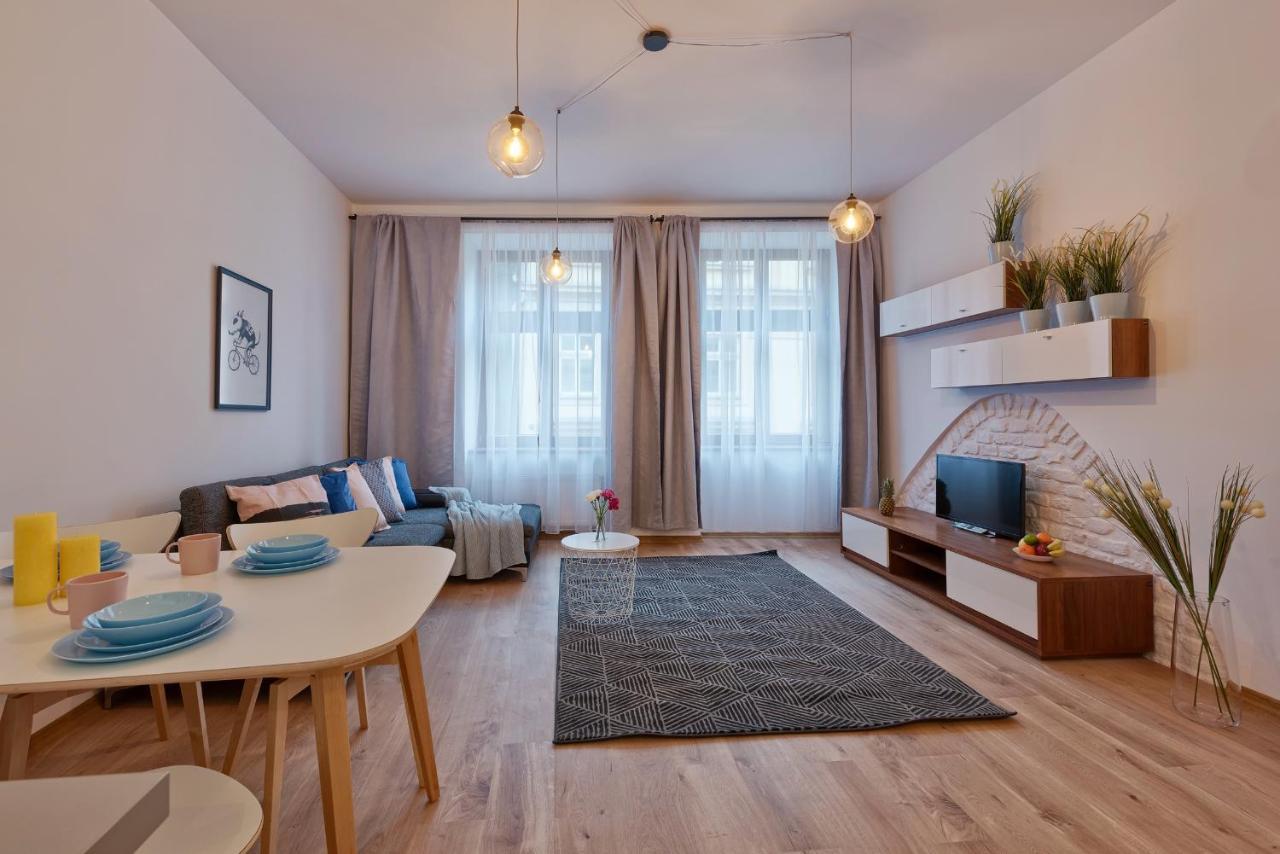 Around Market Square Apartments Краков Экстерьер фото