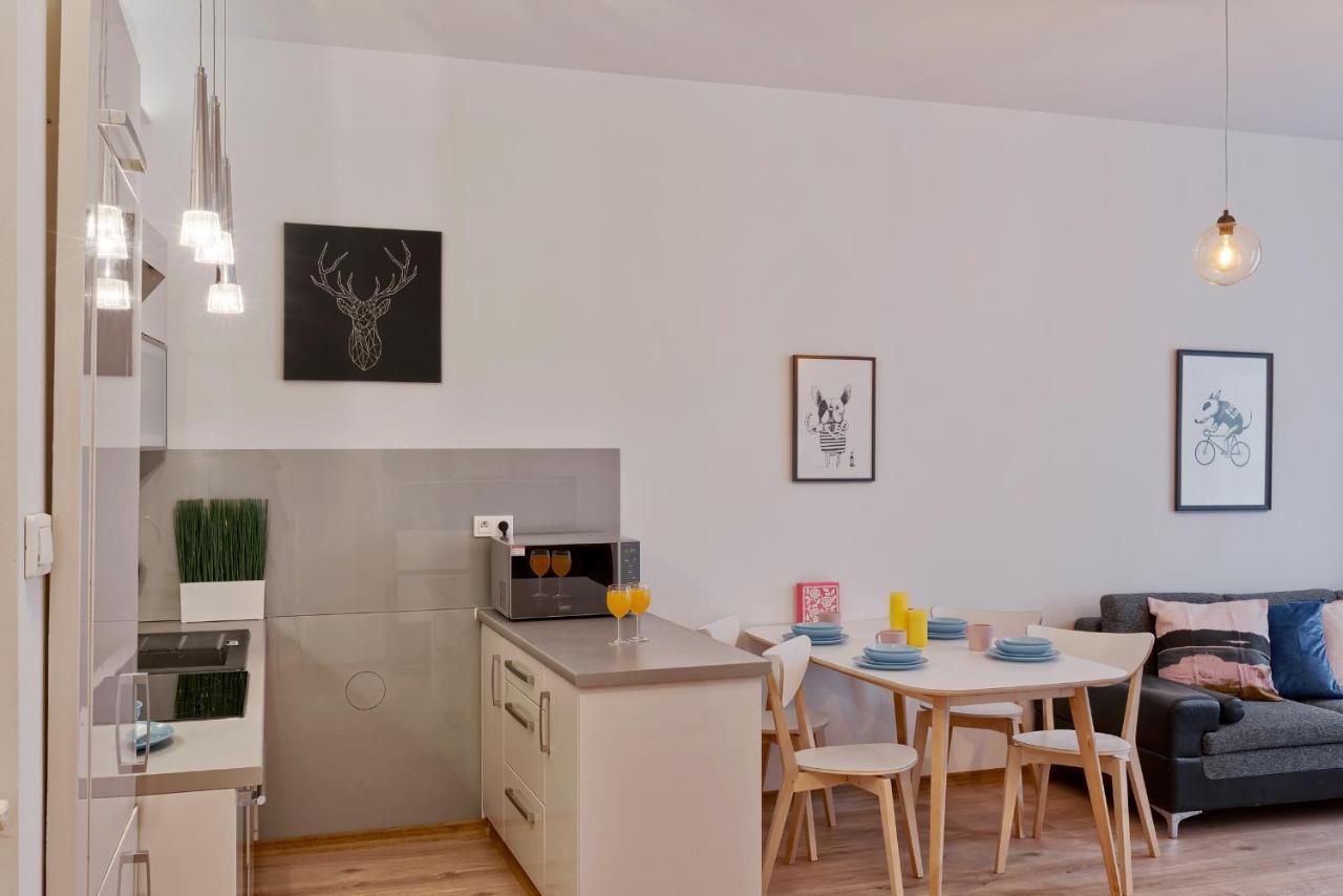 Around Market Square Apartments Краков Экстерьер фото
