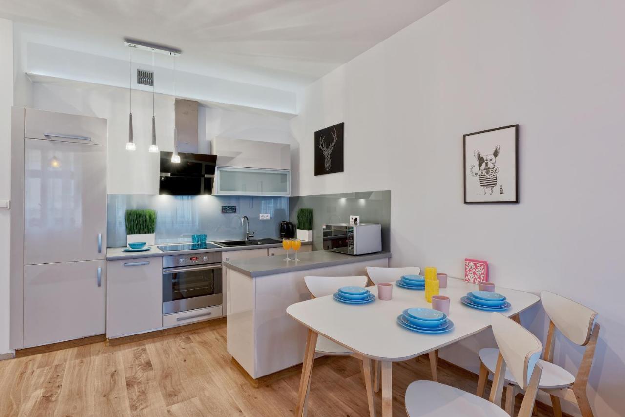 Around Market Square Apartments Краков Экстерьер фото